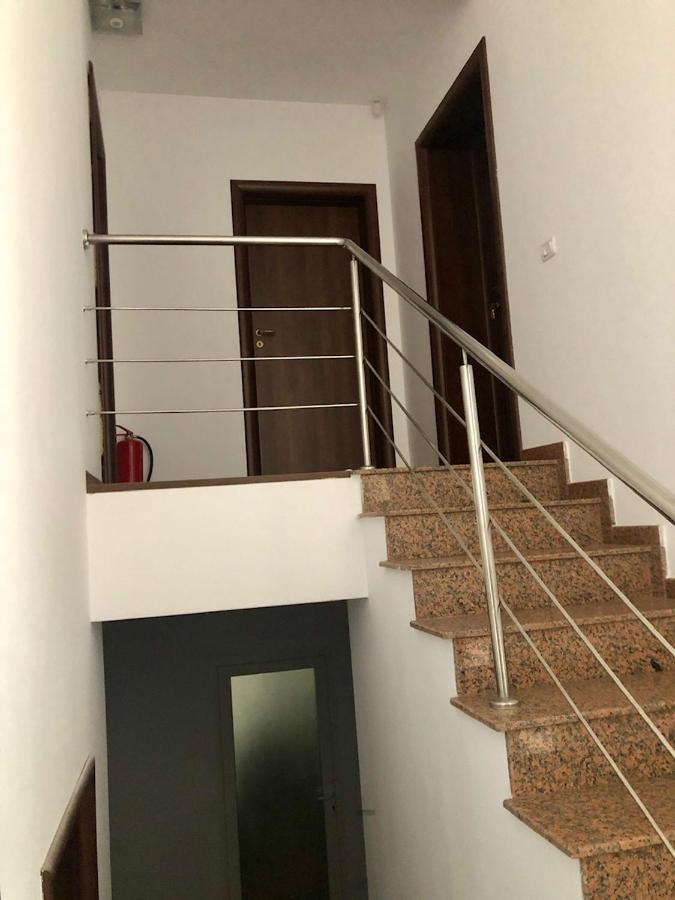 Vila Cu Trandafiri Cozy Apartments 2 Camere Bragadiru Exteriér fotografie