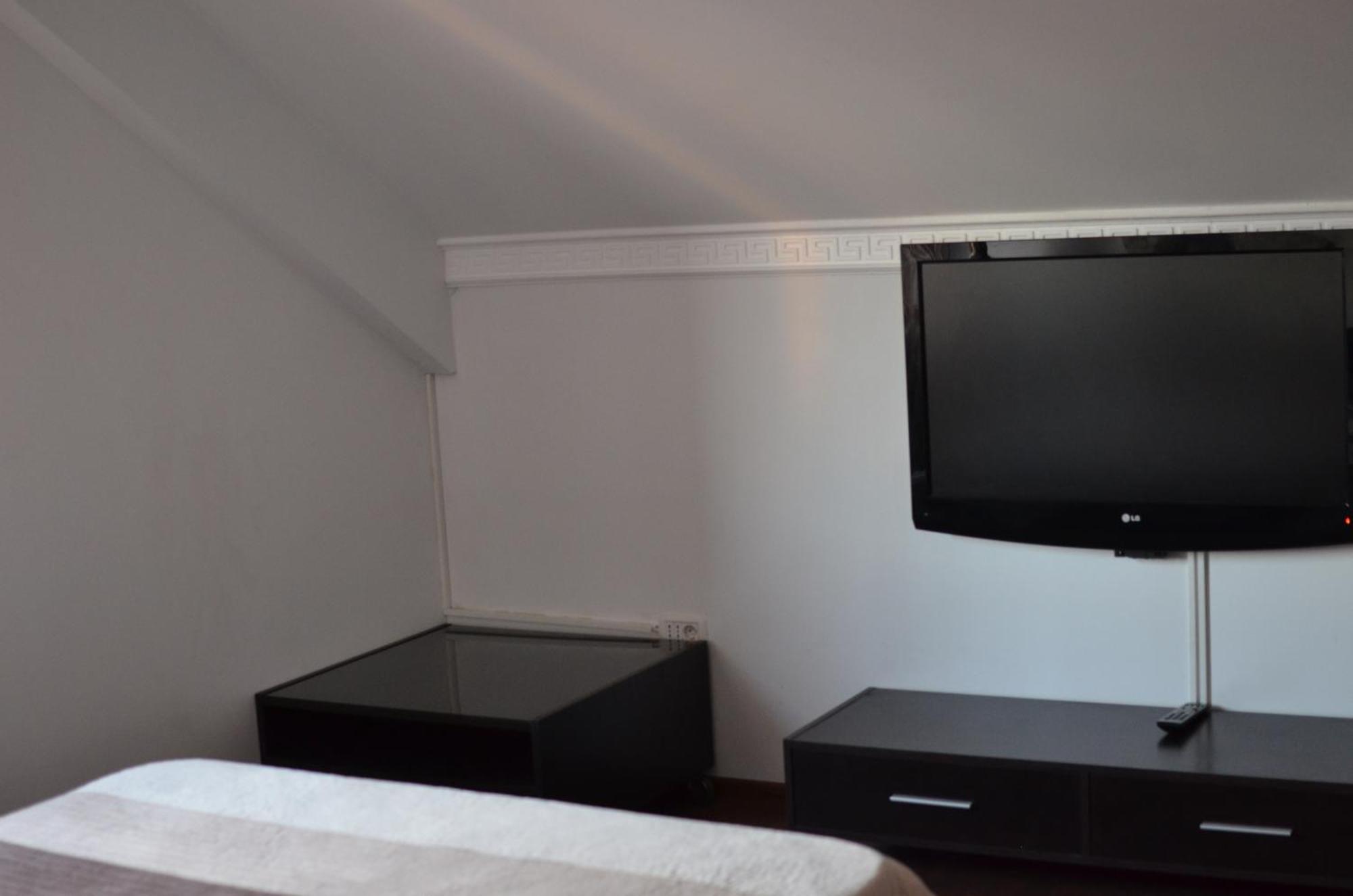 Vila Cu Trandafiri Cozy Apartments 2 Camere Bragadiru Exteriér fotografie